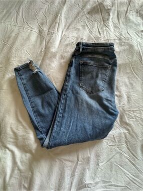 Celebrity Pink Slim Ankle Jeans in Medium Blue Wash